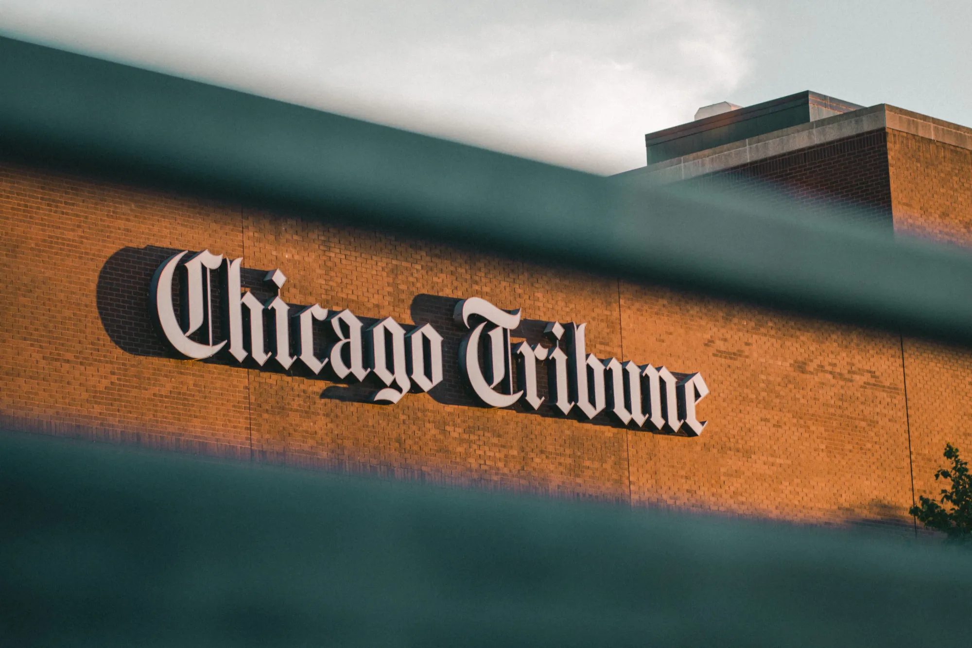 Exterior photo of the Chicago Tribune